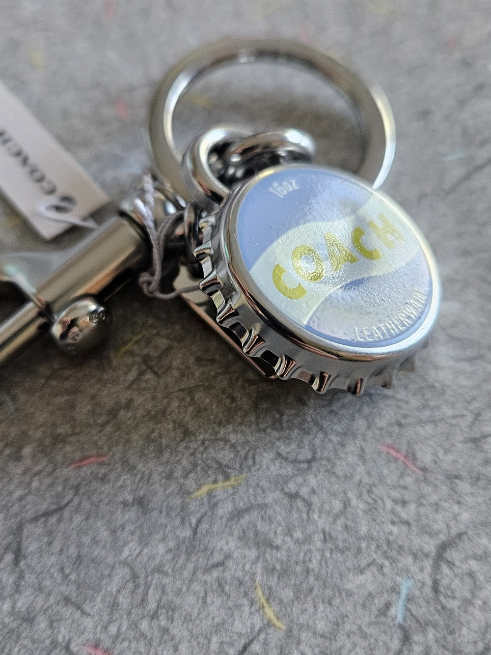 COACH BOTTLE CAP KEYRING - Picture 8 of 9
